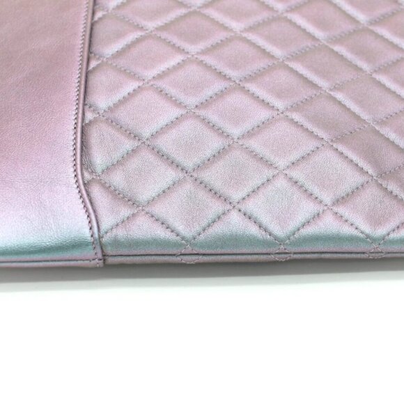 CHANEL Iridescent Lambskin Quilted Large Gabrielle Cosmetic Case Light Purple - Picture 2 of 13